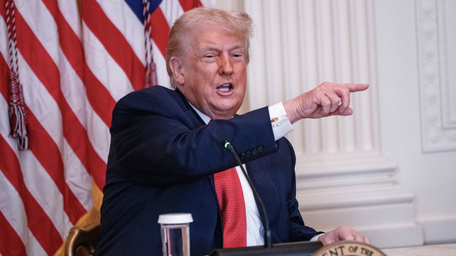 Trump, en una roda de premsa este divendres