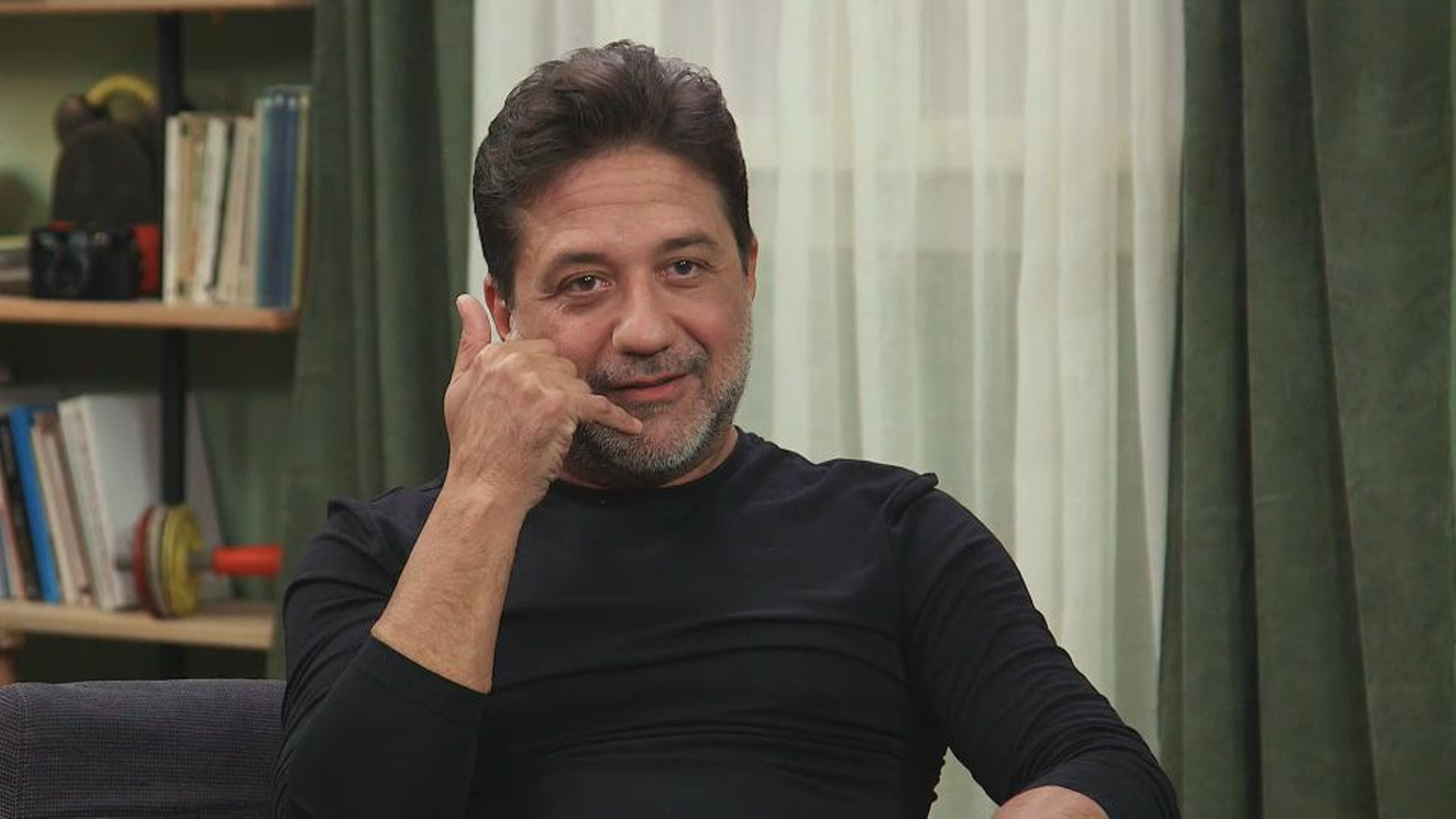 Enrique recorda el moment en què va dir al seu representant que diguera sí al càsting de 'La casa de papel'