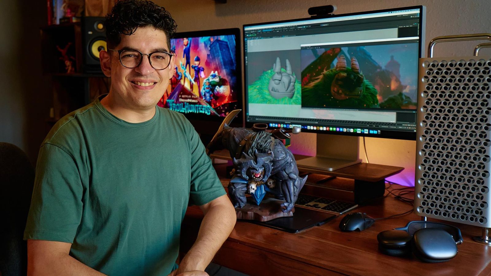 Jonatan Català al seu estudi a sa casa de València