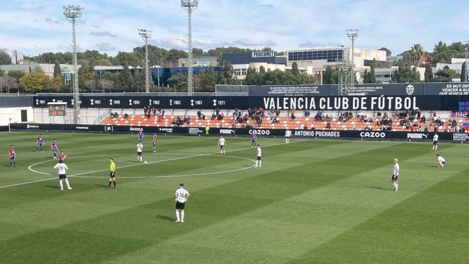 Imatge del partit entre el Mestalla i l'Alzira 332951689 719473752990371 5295000987777031323 n