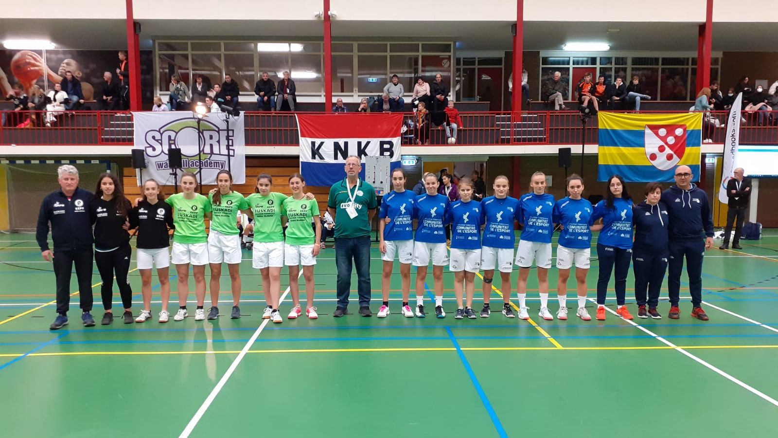 Les seleccions basques i valenciana, abans de la final