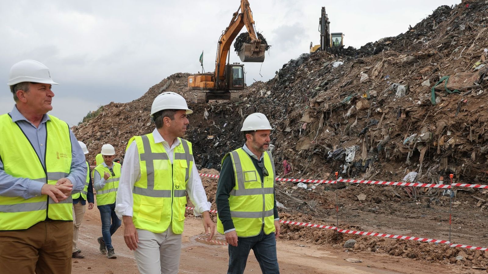 Mazón ha visitat este diumenge el Centre de Transferència de Residus de Quart de Poblet-Manises
