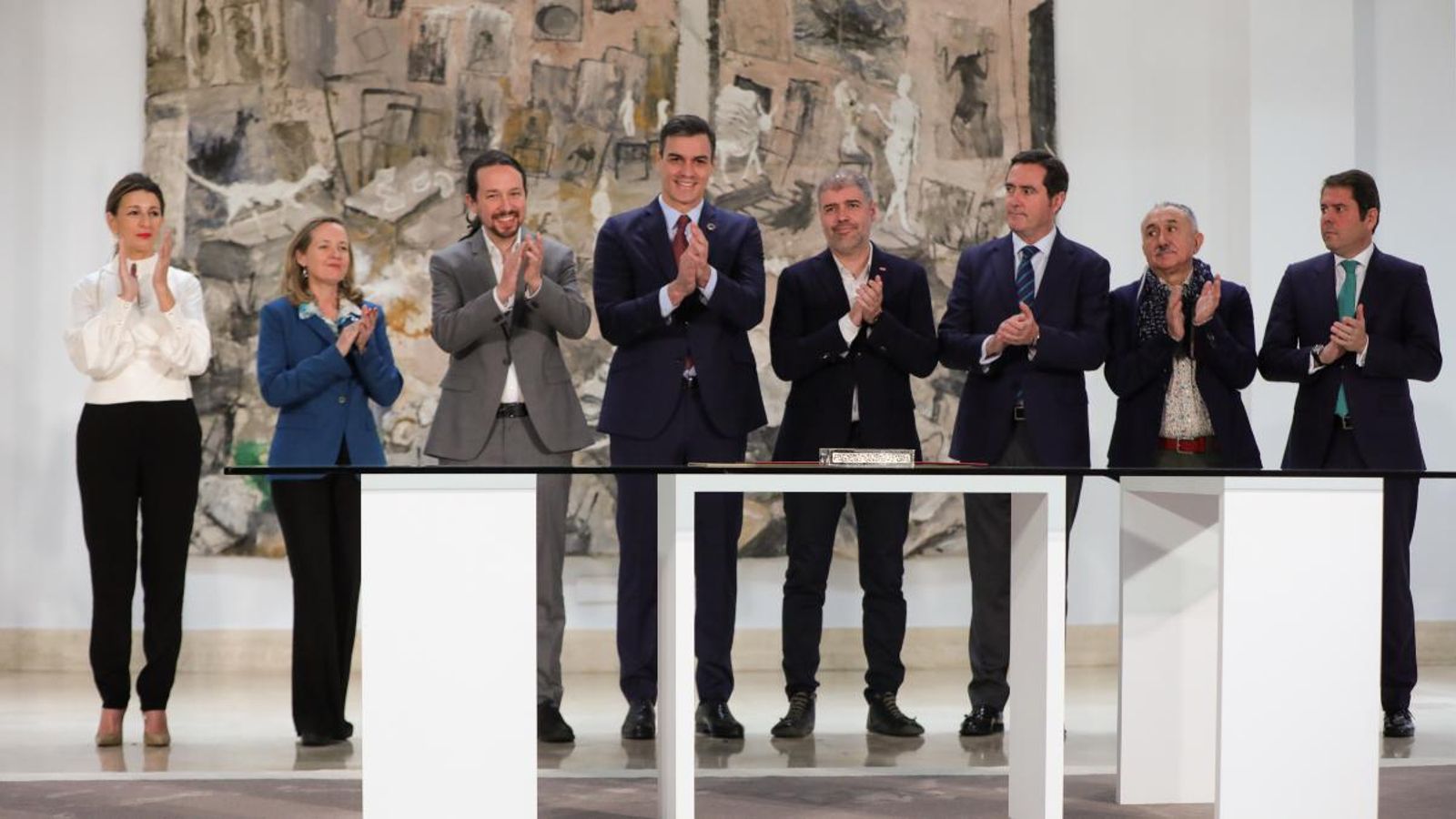 Firma de l'acord de la pujada del salari mínim interprofessional a La Moncloa