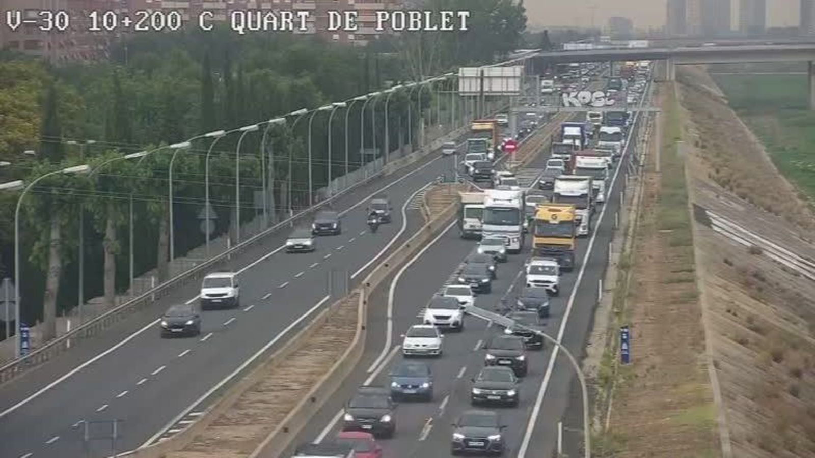 Estat que presentava la V-30 a l'altura de Quart de Poblet este dilluns al matí