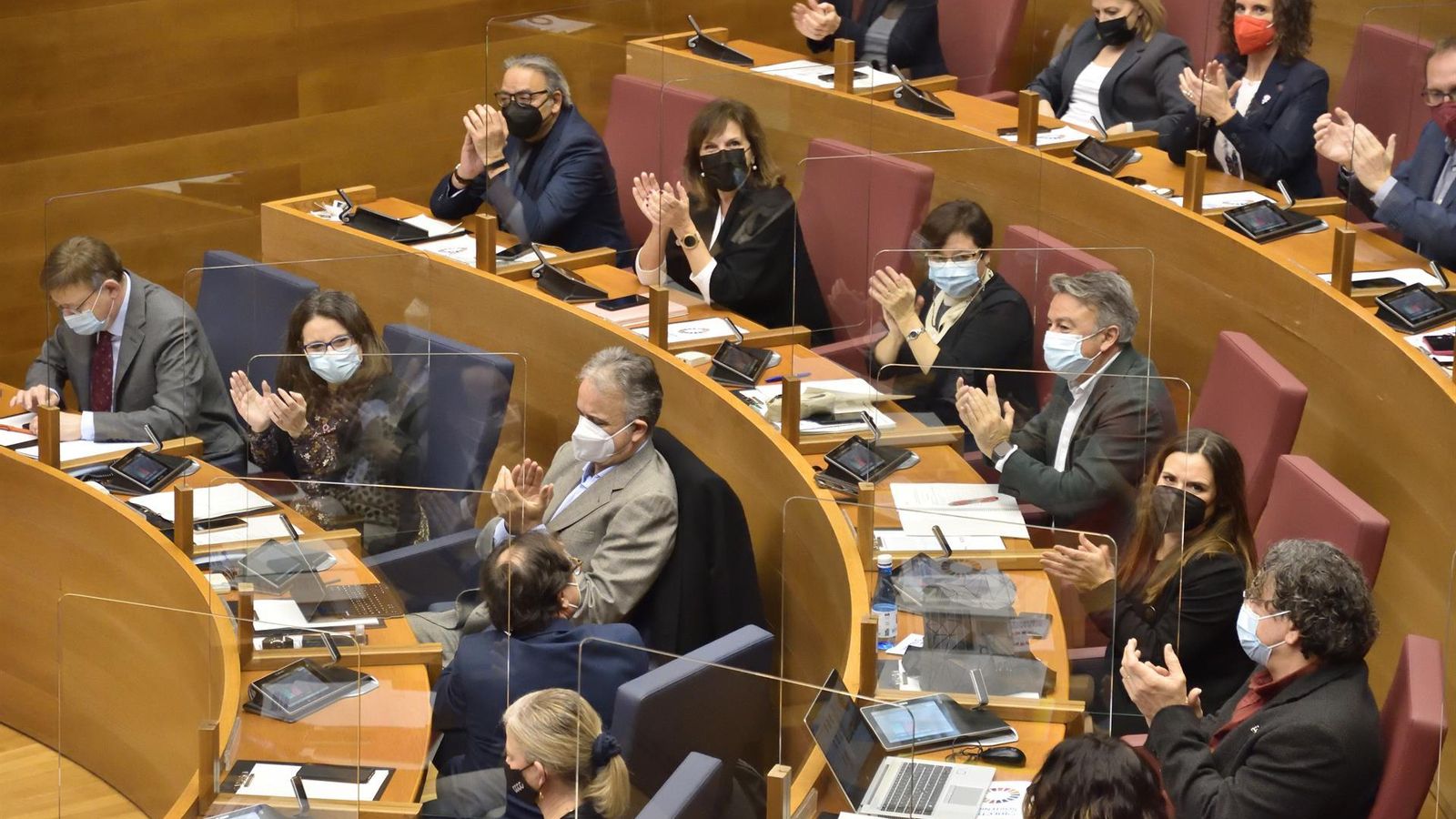 Els grups del Botànic aplaudeixen l'aprovació dels pressupostos per a 2022