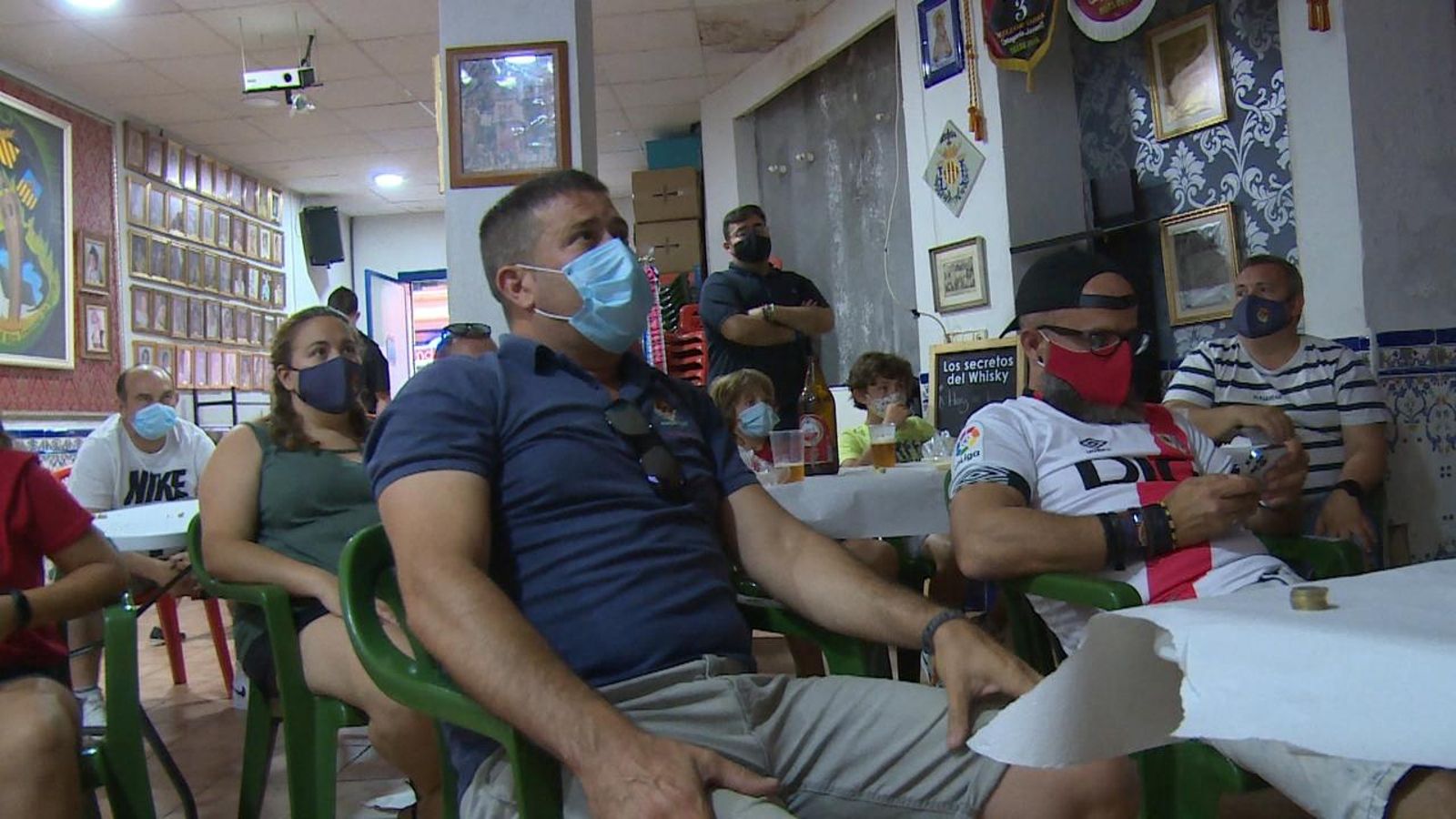 Els casals fallers tornen a obrir un any i mig després