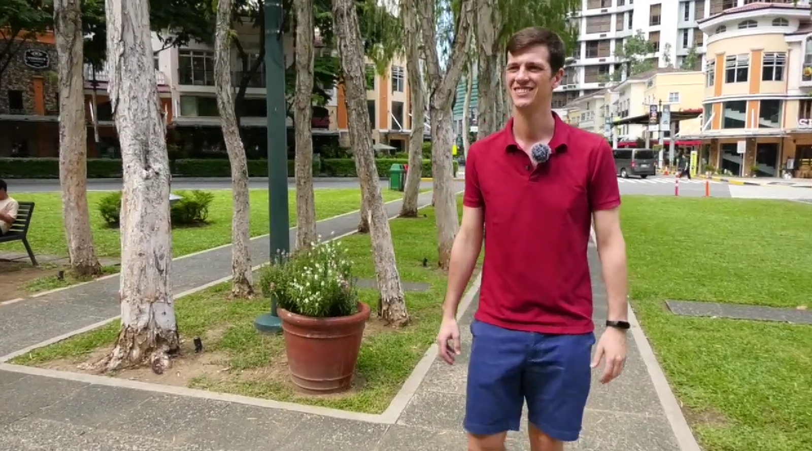 Amb Saúl explorarem la zona més moderna de Manila, una àrea plena de gratacels