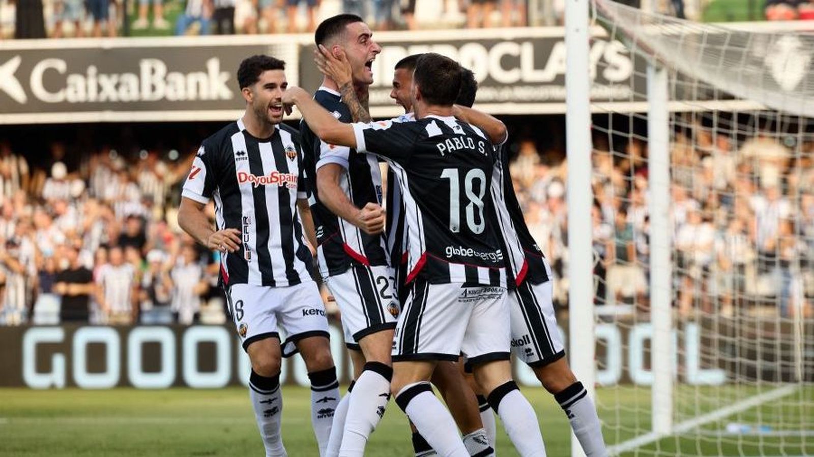 Els jugadors del Castelló celebren el gol