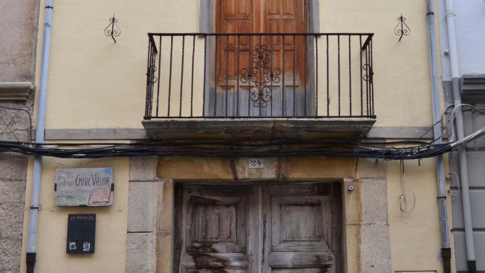 Façana de la casa d'Enric Valor a Castalla