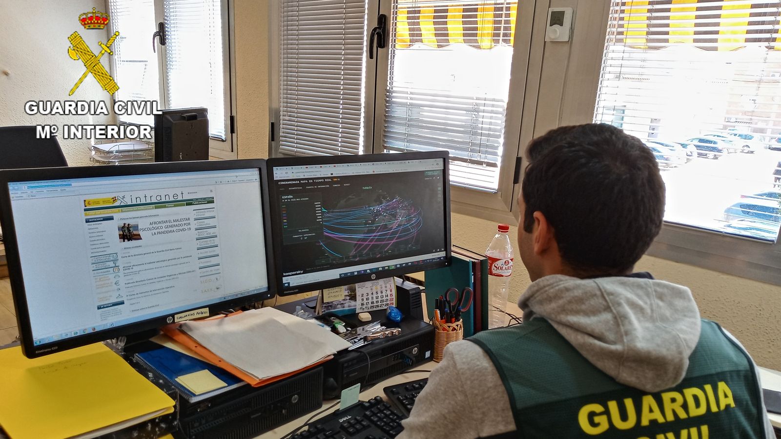 Imatge d'arxiu d'un agent especialitzat en delictes telemàtics