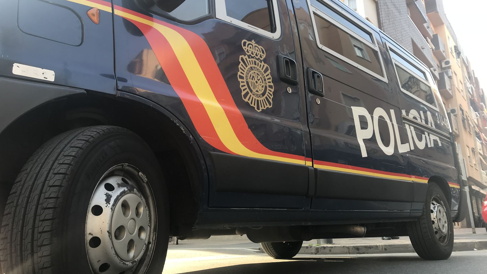 Dos detinguts per introduir a Espanya una menor perquè cuidara els seus tres fills