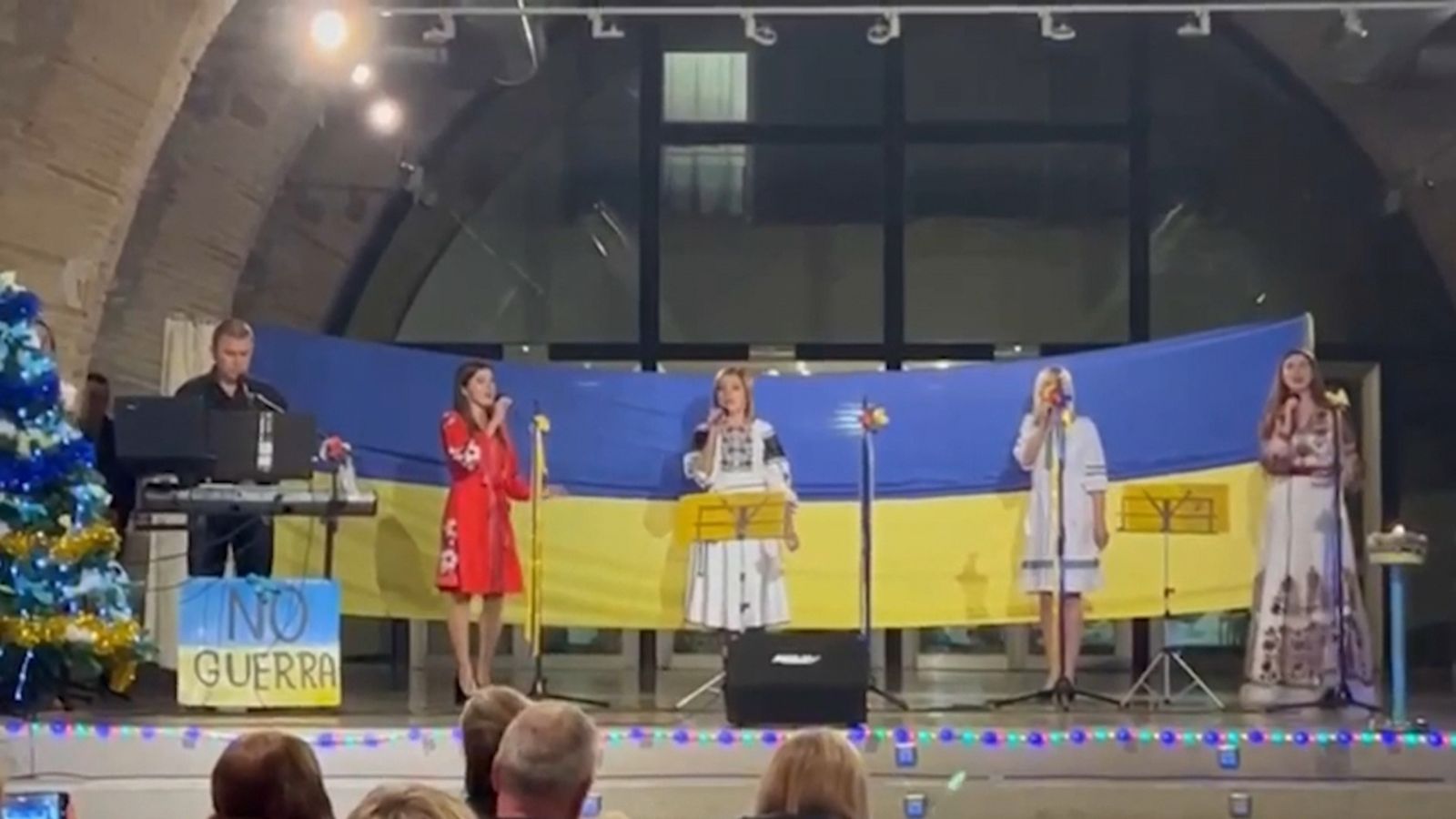 Imatge del grup de música que recapta diners per a Ucraïna