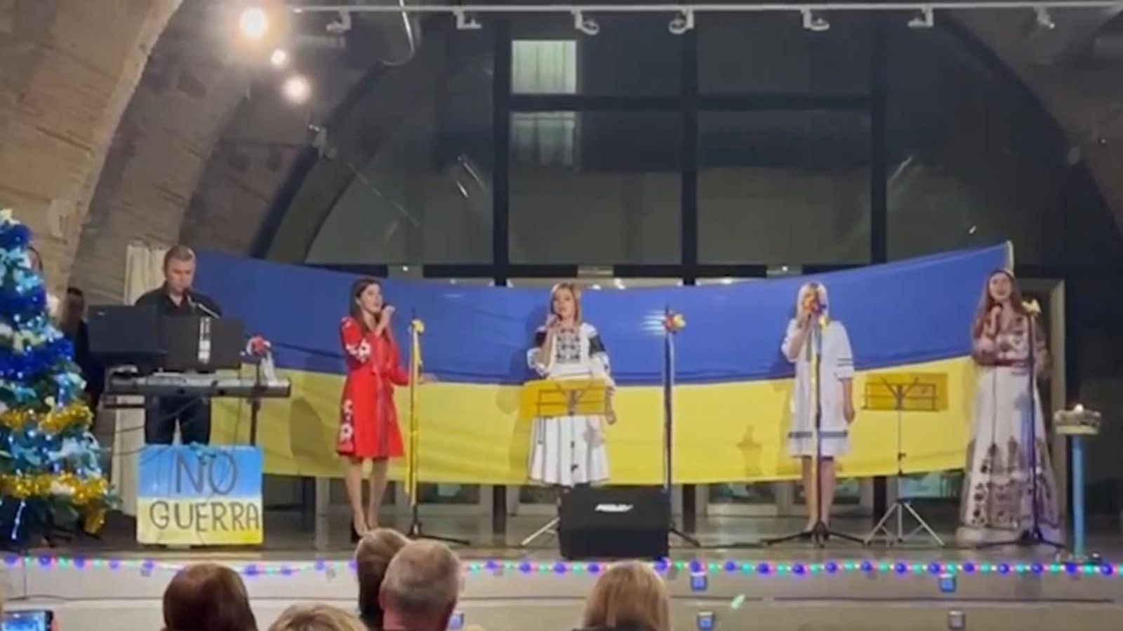 Imatge del grup de música que recapta diners per a Ucraïna