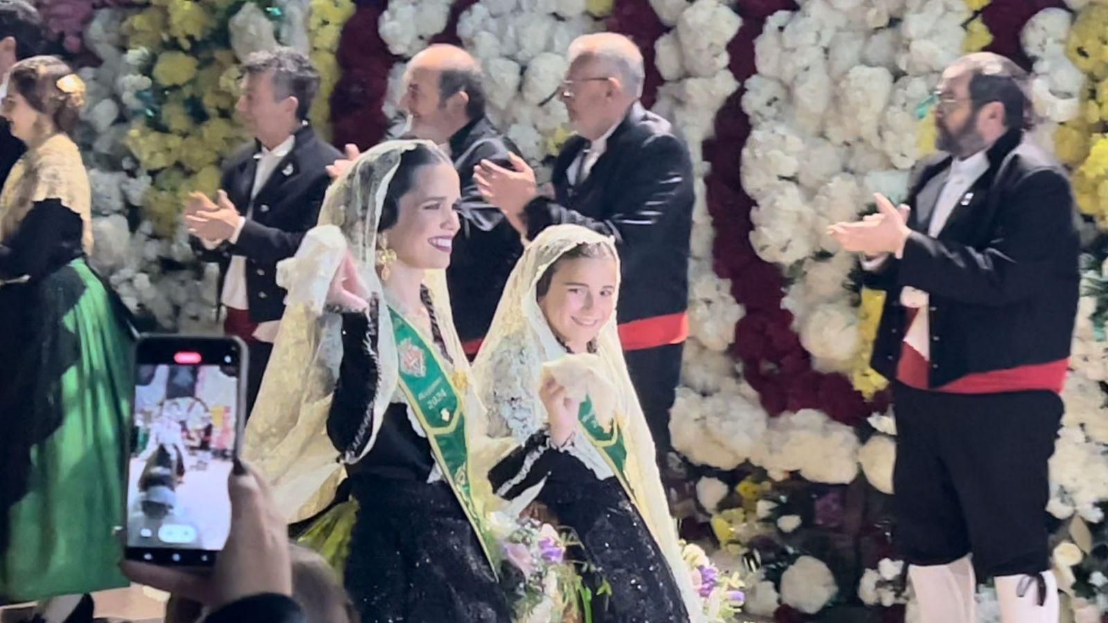 Lourdes Climent i Vega Torrejón en l'Ofrena de Flors a la Mare de Déu del Lledó