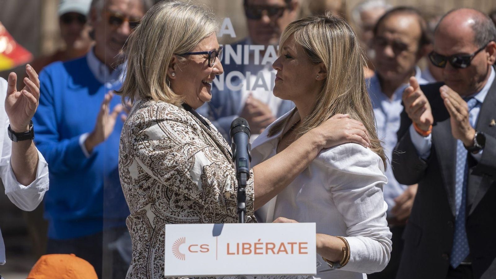 La candidata a la presidència de la Generalitat, Mamen Peris, i la portaveu nacional de Ciutadans, Patricia Guasp