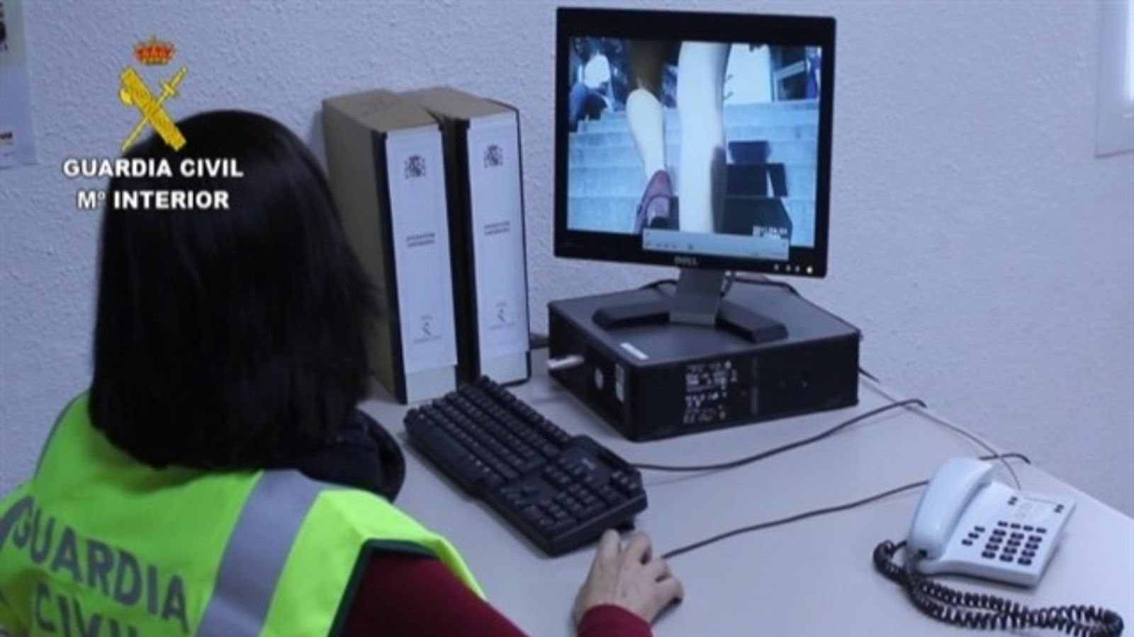 El Constitucional estableix també l'ús de la càmera oculta només serà "excepcionalment" legítima "quan no hi haja mitjans menys intrusius per a obtindre la informació” | EP