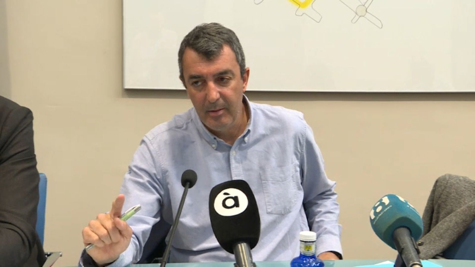 El director de la Vuelta qualifica d'espectacular l'eixida de Torrevella.