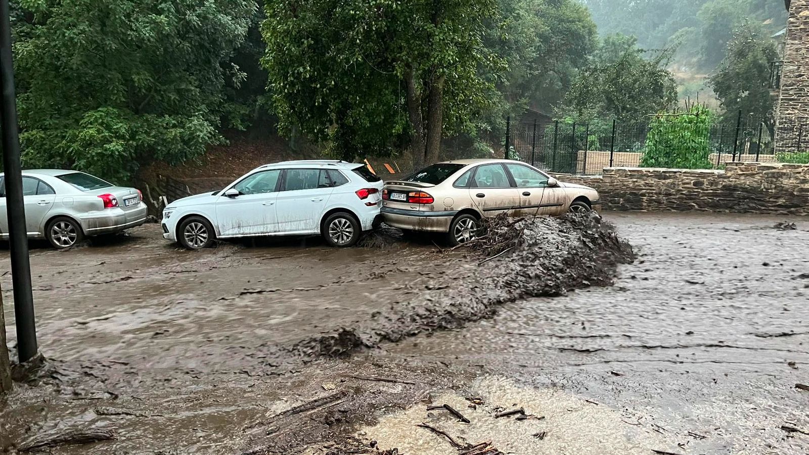 Efectes de la riuada a Manzanedo de Valdueza