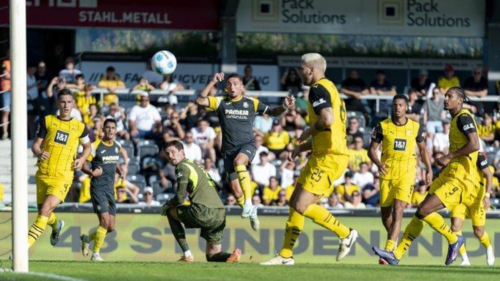 Amistós entre el Vila-real i el Borussia Dortmund Amistós entre el Vila-real i el Borussia Dortmund