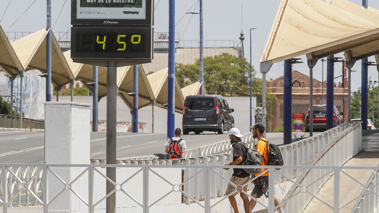 Un termòmetre marca 45 graus en plena onada de calor a Sevilla aquest diumenge