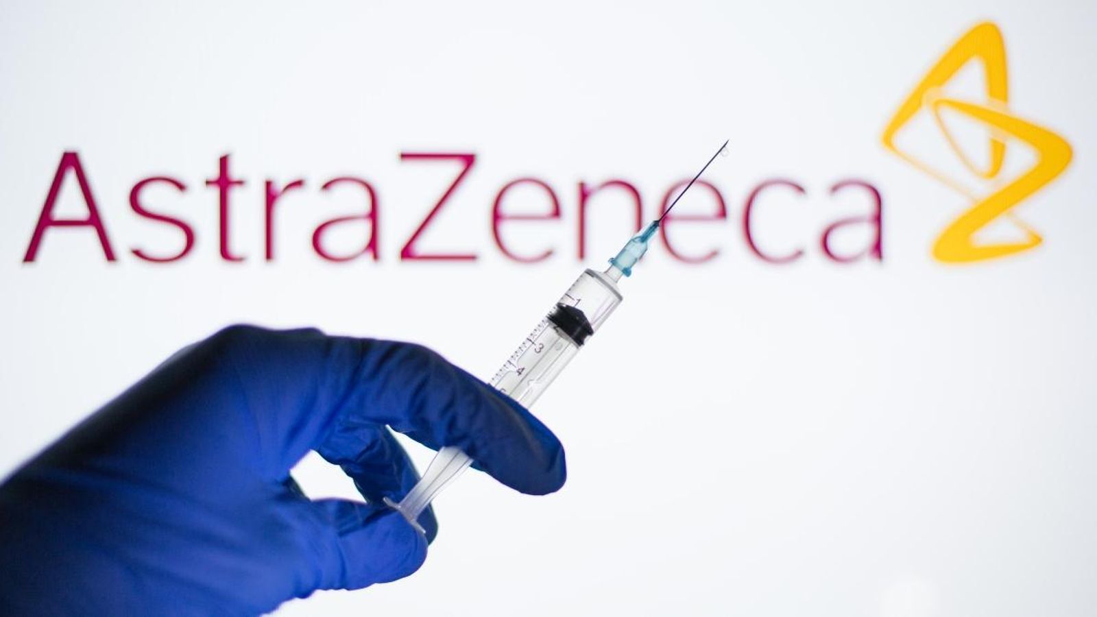 Aquesta vacuna és la tercera a rebre l’autorització condicional després de les de Pfizer i Moderna Aquesta vacuna és la tercera a rebre l’autorització condicional després de les de Pfizer i Moderna