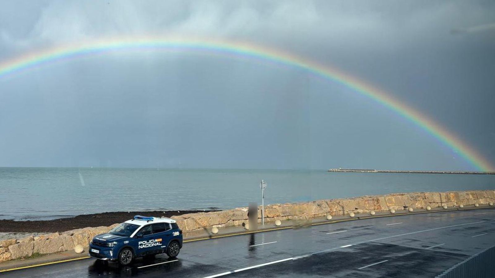 Un vehicle de la Policia Nacional estacionat a Dénia (arxiu)