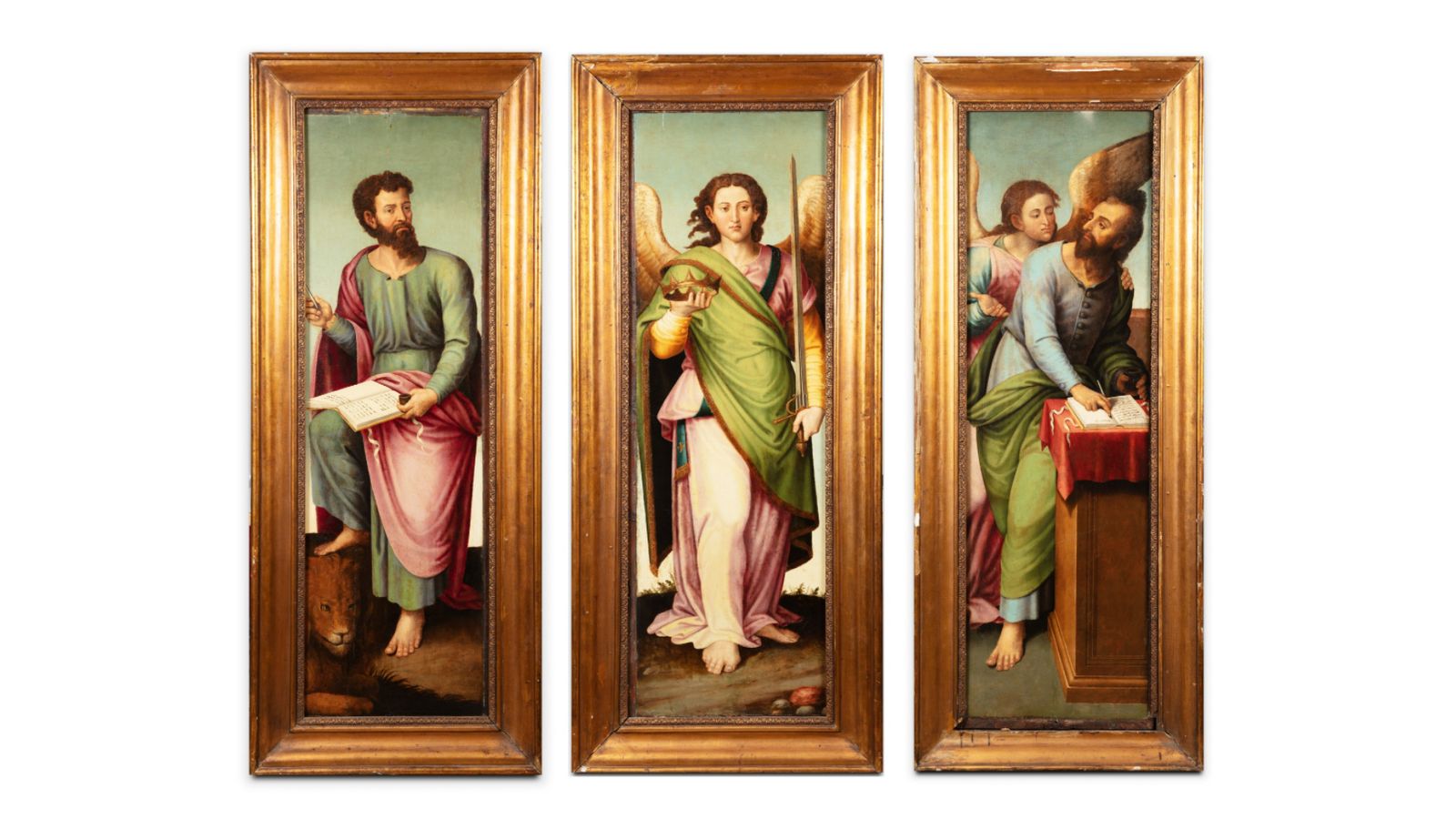 D'esquerra a dreta les taules de Sant Marc, Sant Mateu i l'Arcàngel Gabriel pertanyents al retaule pintat per Joan de Joanes