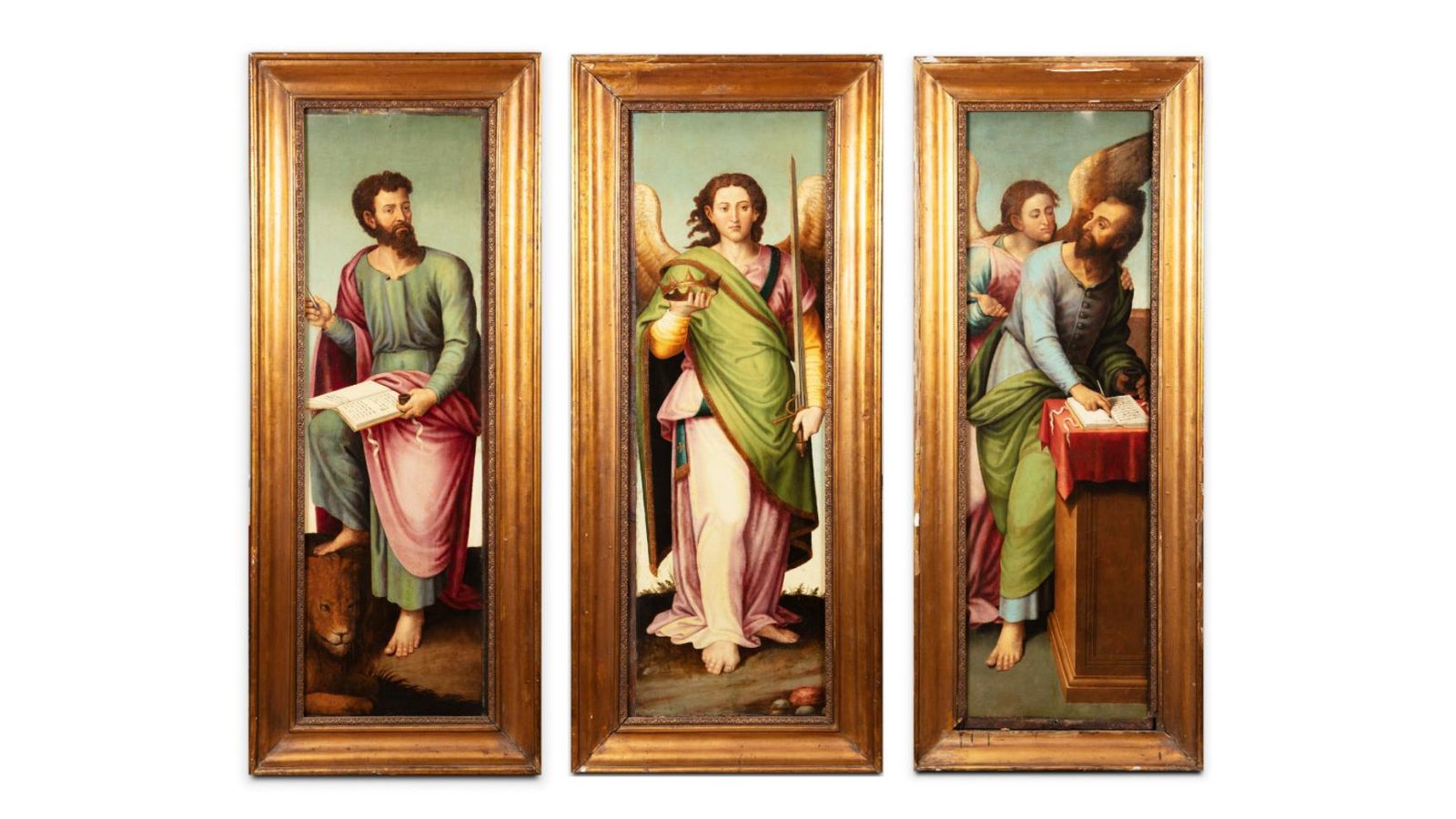 D'esquerra a dreta les taules de Sant Marc, Sant Mateu i l'Arcàngel Gabriel pertanyents al retaule pintat per Joan de Joanes