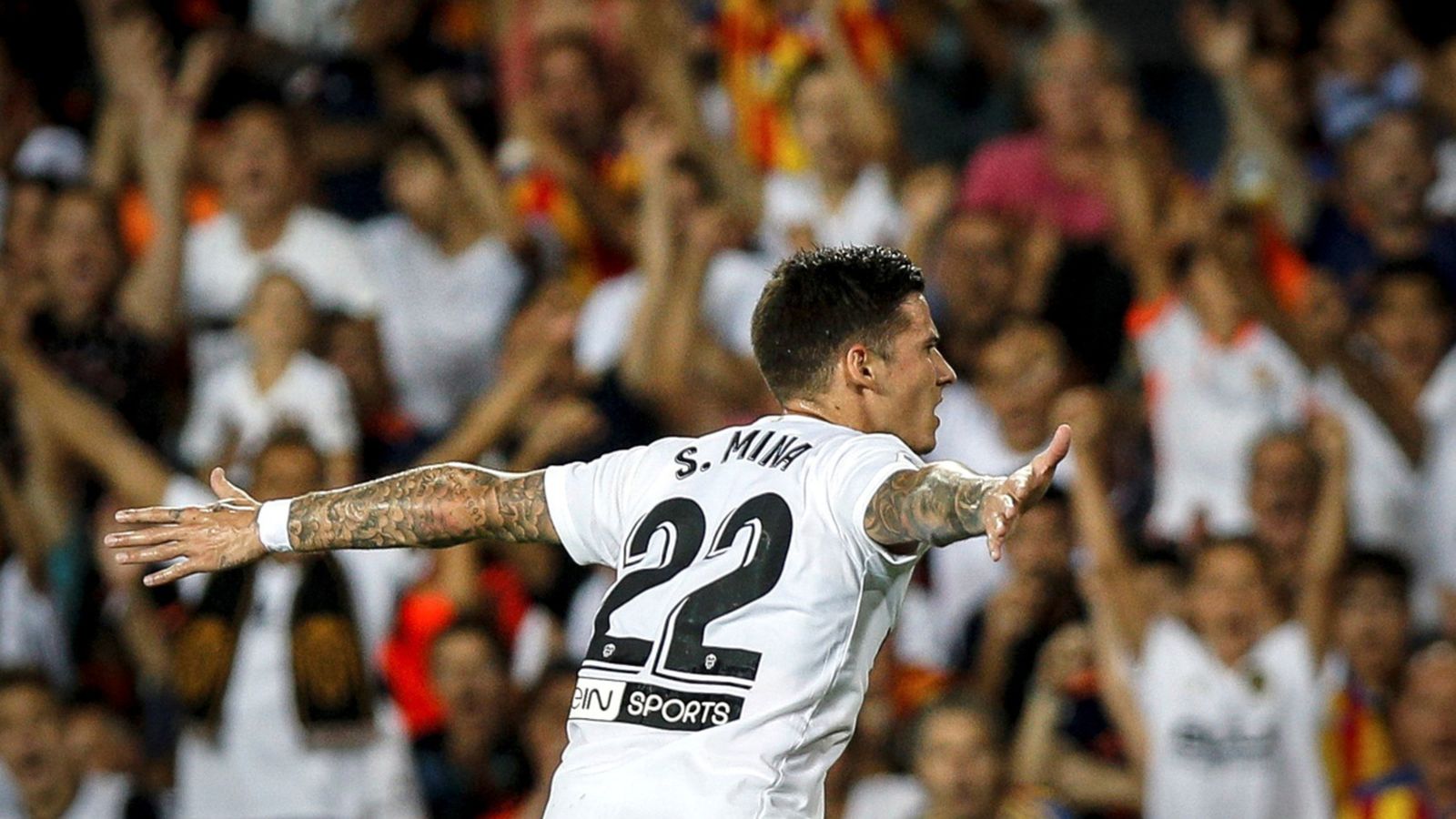 La reclamació naix després que l’speaker de Mestalla utilitzara el castellà en el Trofeu Taronja