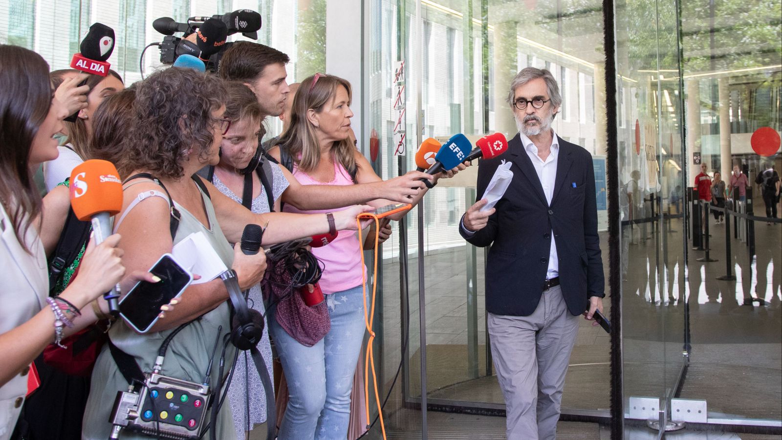 L’advocat Cristóbal Martell, que representa a Daniel Alves, ix de la Ciutat de la Justícia de Barcelona aquest dimecres