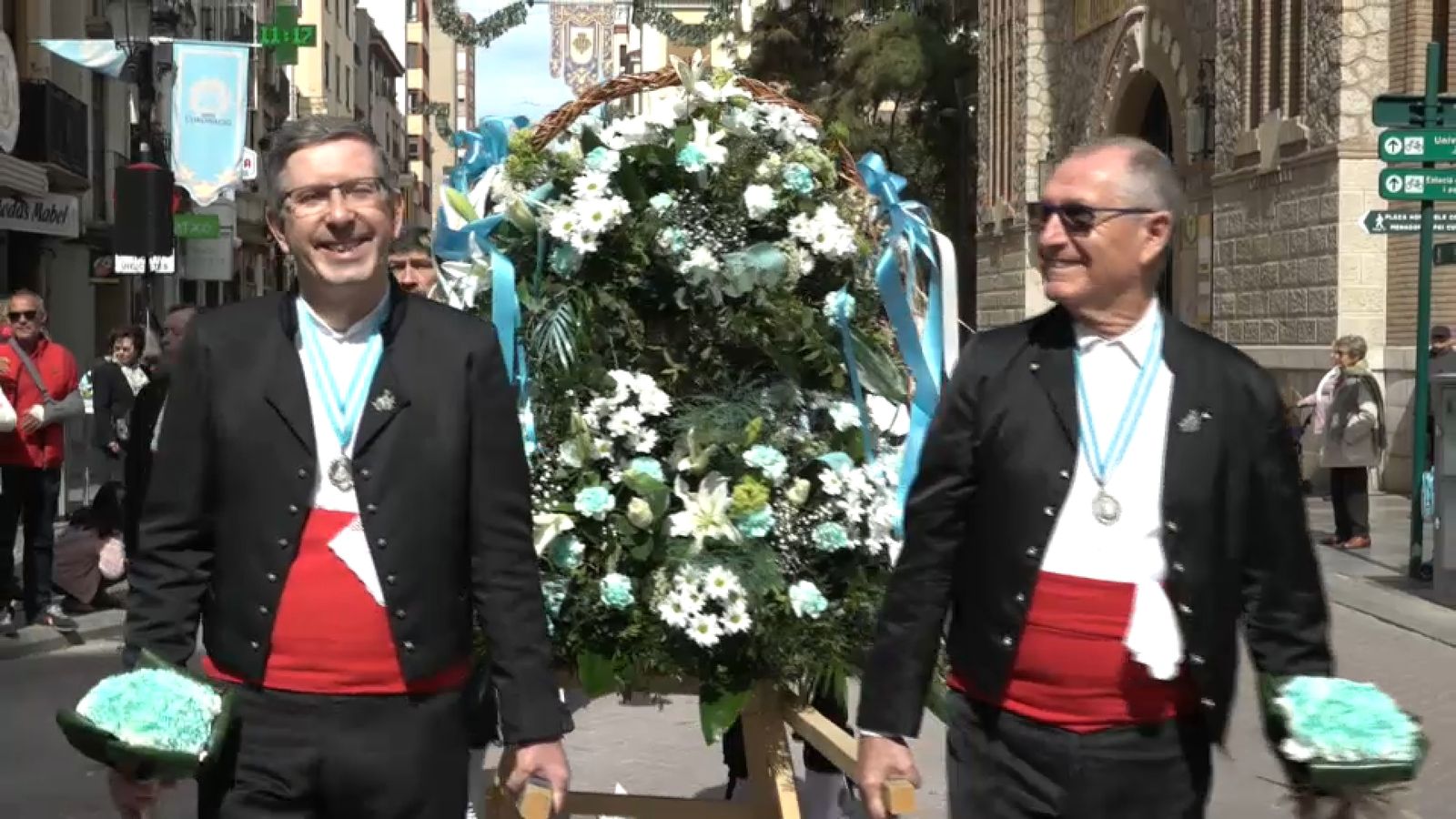 L'Ofrena a la Mare de Déu del Lledó ha convertit el centre de Castelló de la Plana en un formiguer durant este dimecres festiu