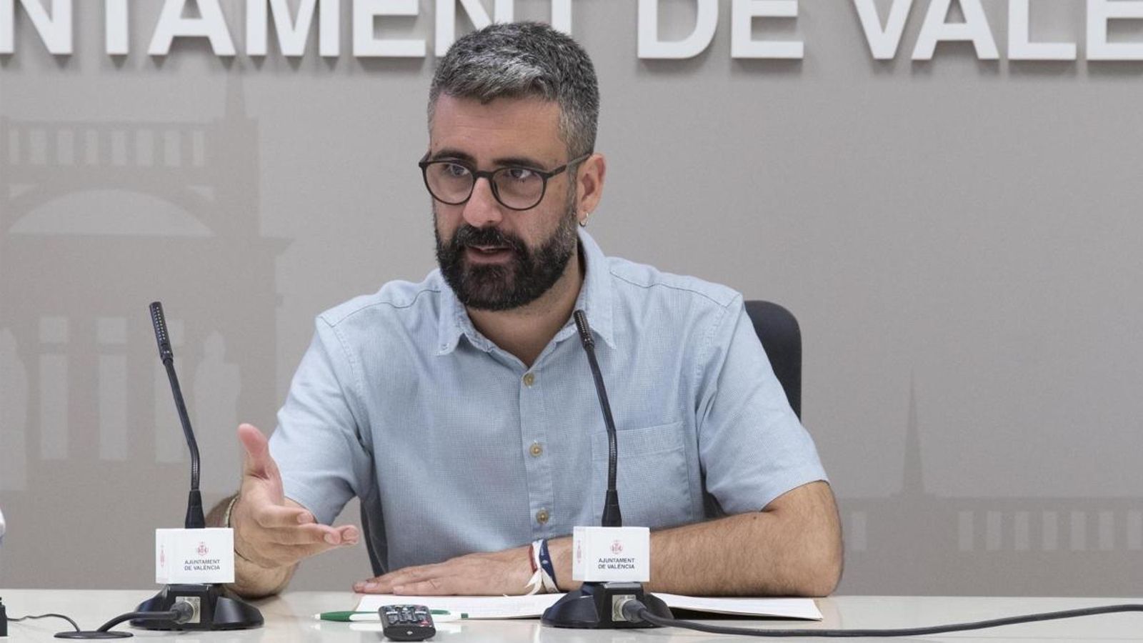 L'exregidor de Cultura Festiva de València, Pere Fuset, durant una roda de premsa per a presentar la Fira de València