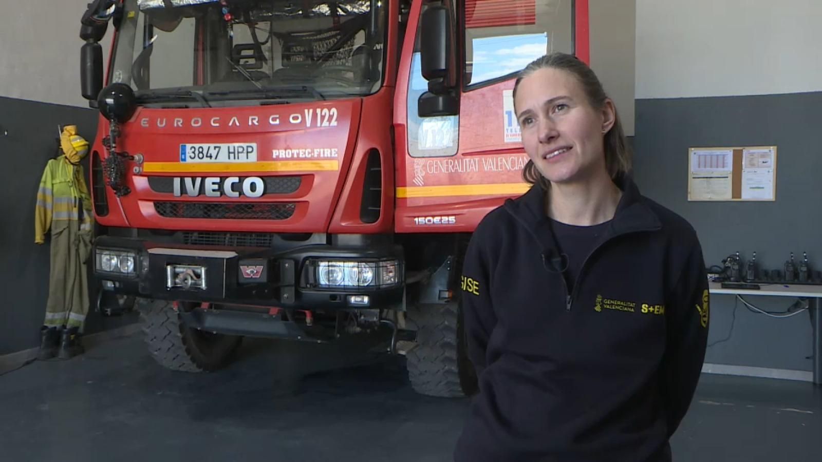 Maria Jose Biel, en el parc de bombers en què treballa