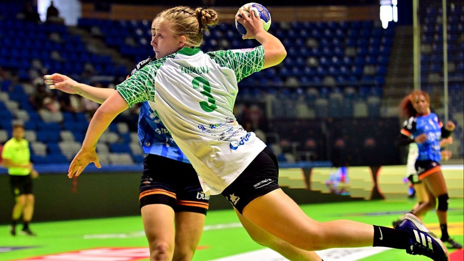 Zhukova, en una acció del partit