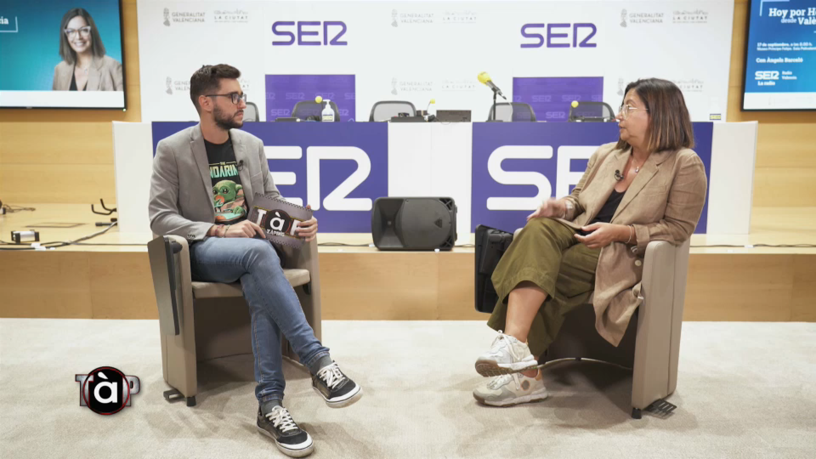 Lluís Cascant i Àngels Barceló conversen en TàP Zàping