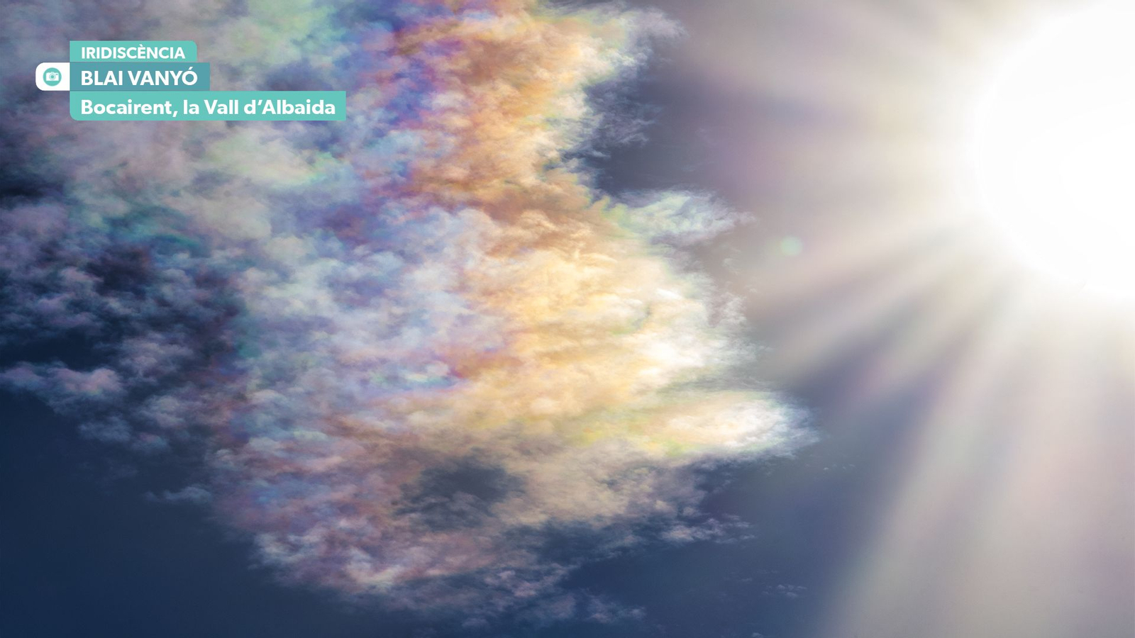 Fotografia d'una iridiscència en un altocúmul