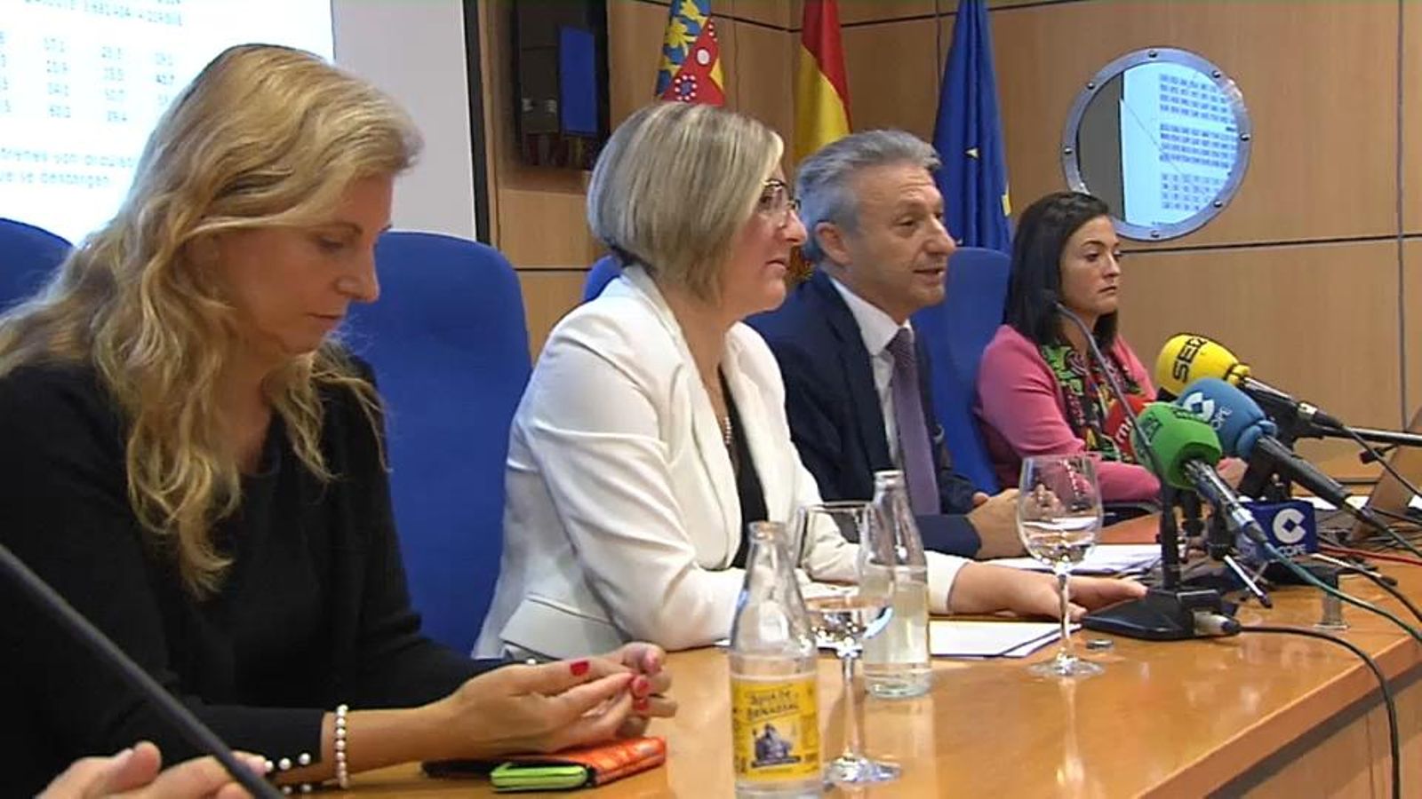 La consellera d'Habitatge, Obres Públiques i Vertebració, María José Salvador, presenta l'estudi sobre la nova estació intermodal.