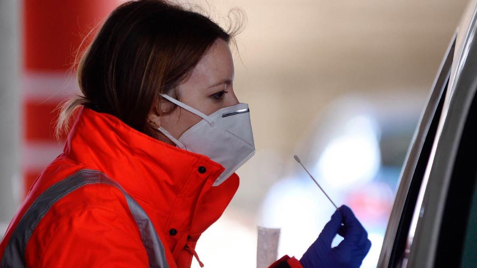 Sanitat notifica 644 nous positius, menys de la meitat que fa una setmana