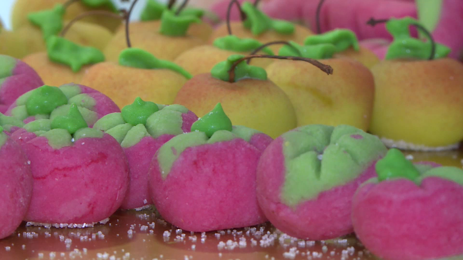 Fruitetes de la mocadorà en l'aparador d'un forn