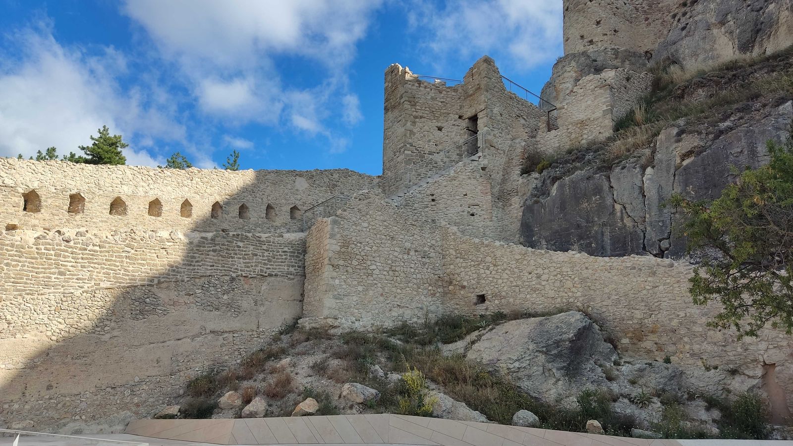 Les obres ha permés que el castell de Morella lluïsca amb tota la seua esplendor