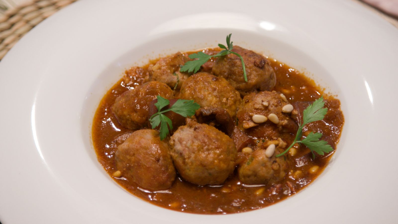 Sépia amb mandonguilles de carn