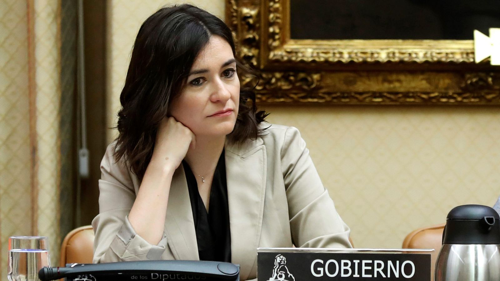 La ministra Montón ha informat en el seu compte de Twitter que aquest matí oferirà una roda de premsa per a rebatre la informació i aclarir la situació