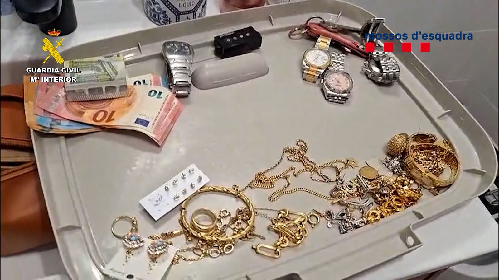 El valor de les joies sostretes, els automòbils utilitzats i els danys ocasionats ascendix aproximadament a un milió d'euros.