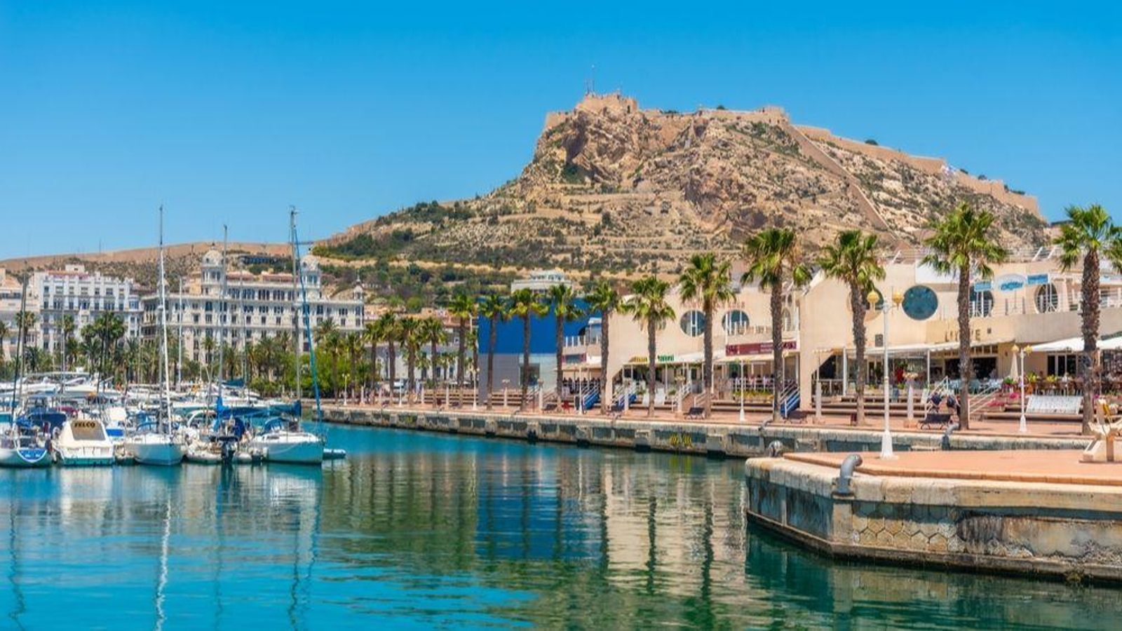 El president ha publicat que el Castell de Santa Barbarà d'Alacant serà la nova seu de la Generalitat