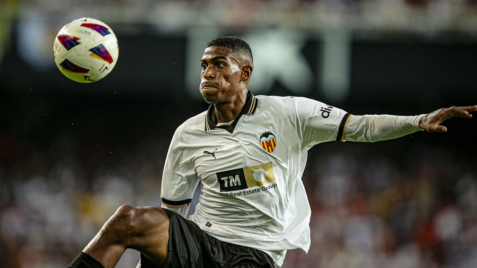 Mosquera, en un partit a Mestalla