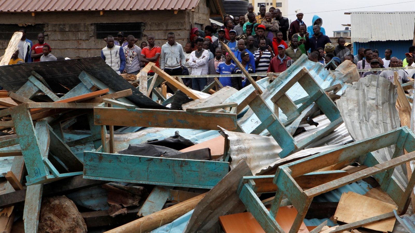L'enfonsament ha reduït el centre escolar a enderrocs