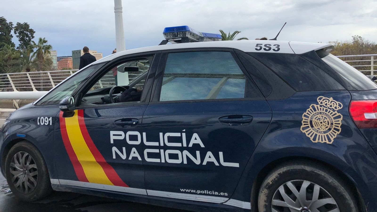 Un vehicle policial en una imatge d'arxiu