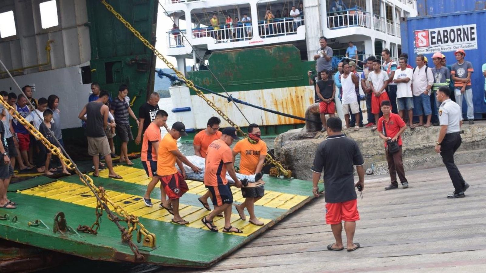Víctima del Lite Ferri 16, en el port marítim de la ciutat de Dipolog, Filipines