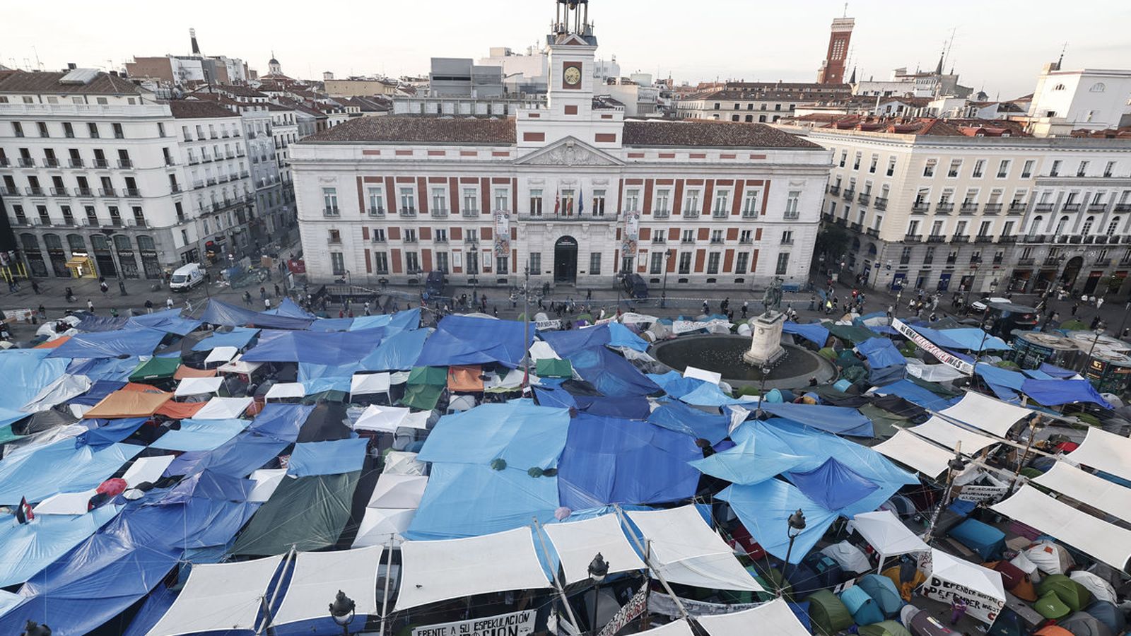 L'acampada per la vivenda de Madrid este dimarts, després de la tercera nit