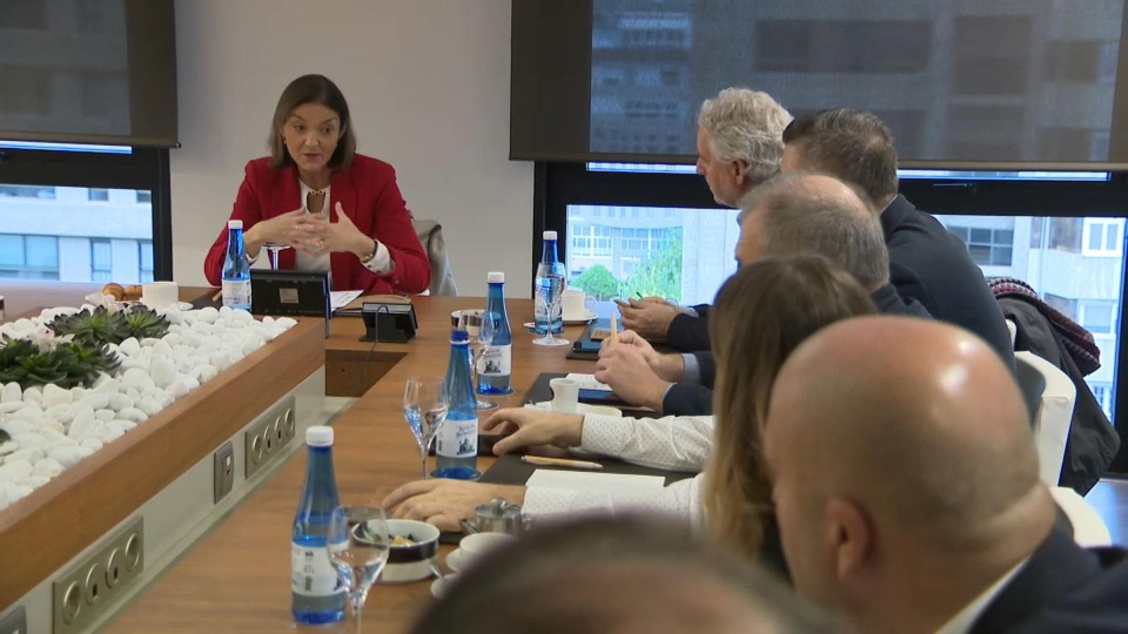 Imatge de la reunió de Reyes Maroto amb representants del sector turístic valencià